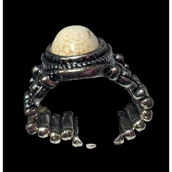 Victorian Style Silver Tone Stretch Ring With Marbled White Cabochon Size 7 1/2 - Picture 7 of 16